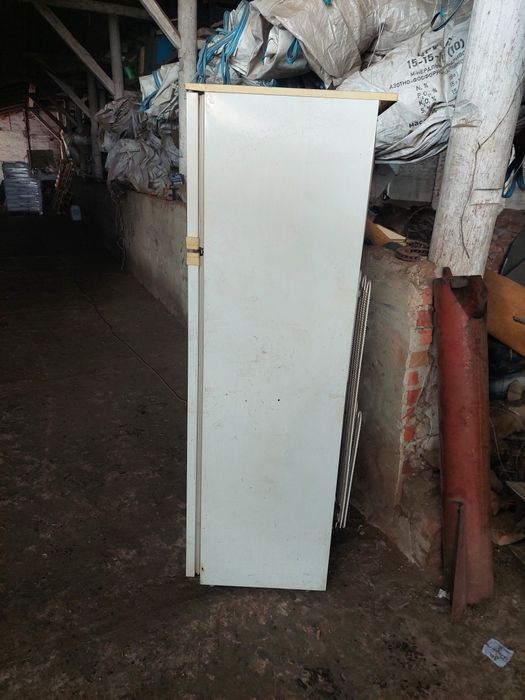 Продам холодильник, слабо морозе