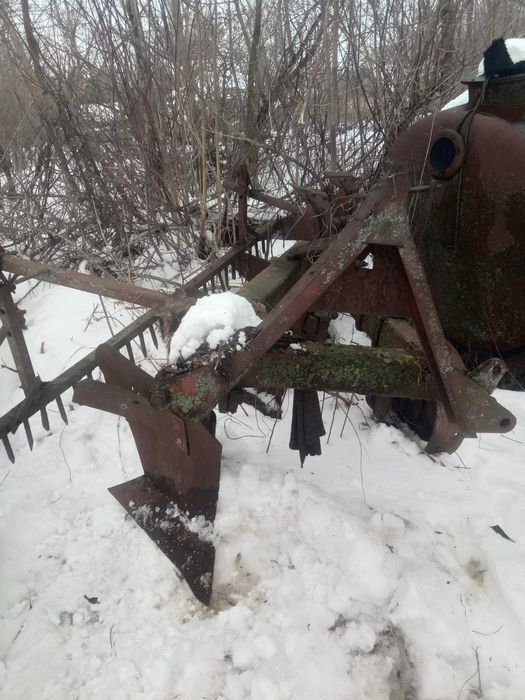 Продам плуг плн 3 35 до мтз ,юмз