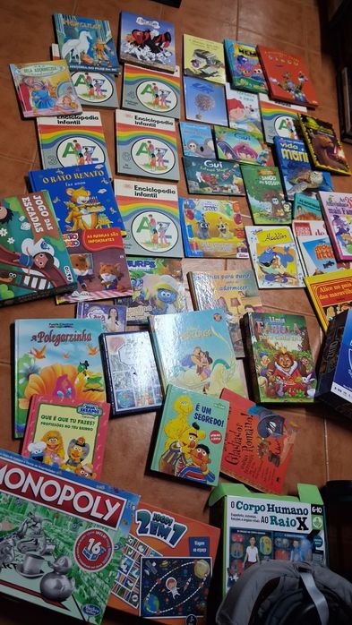 Grande lote de livros infantis , jogos e puzzles