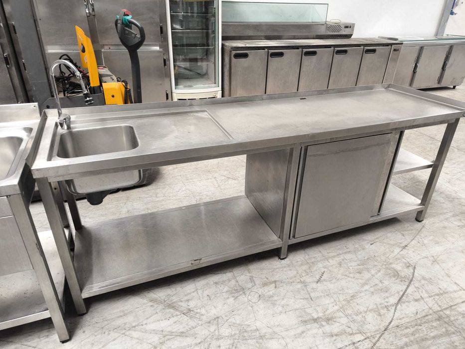 Movel em inox com pio