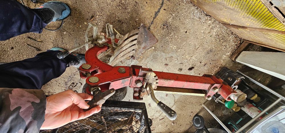 Arranca batatas motoenxada motocultivador charrua abre rego