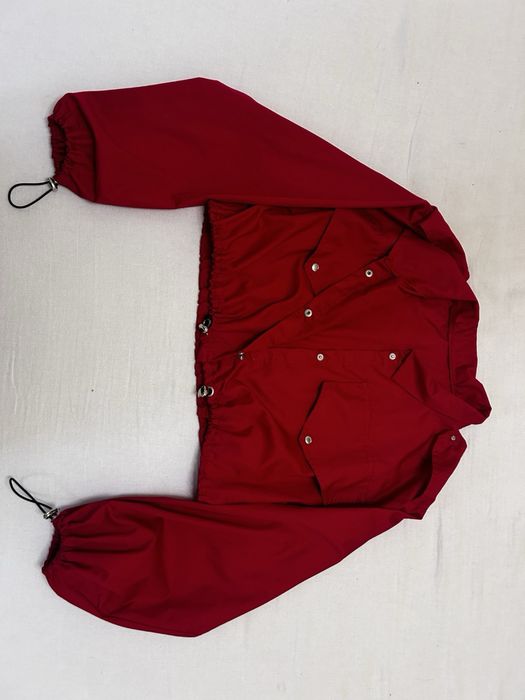 Куртка червона тонка