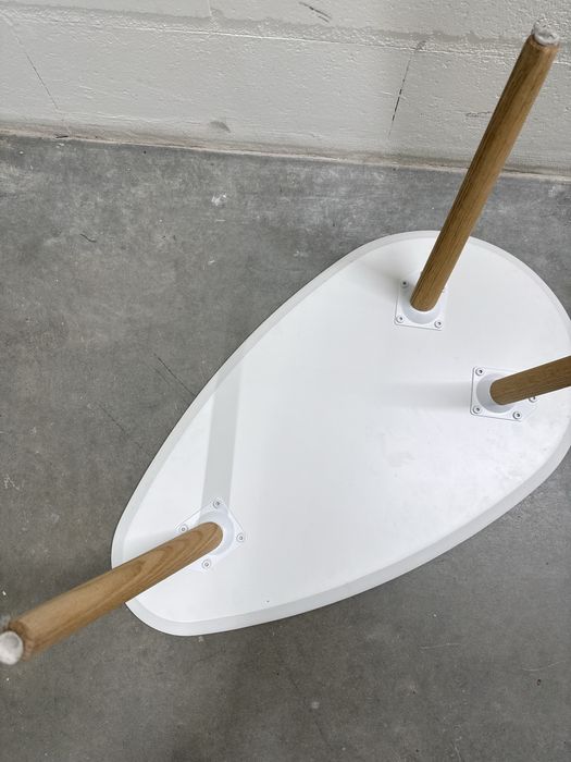 Mesa de café assimétrica