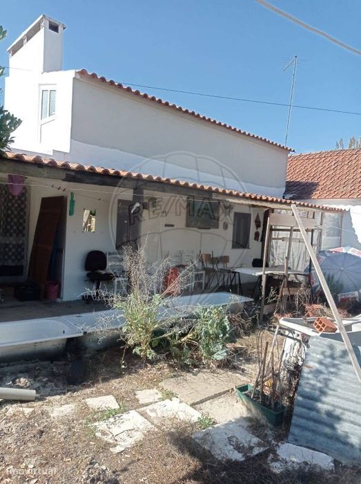 Moradia T2 para venda — Vale de Cavalos, Santarém