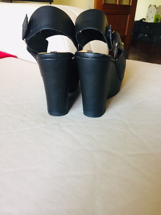 Sandálias 37 ( Como novas )