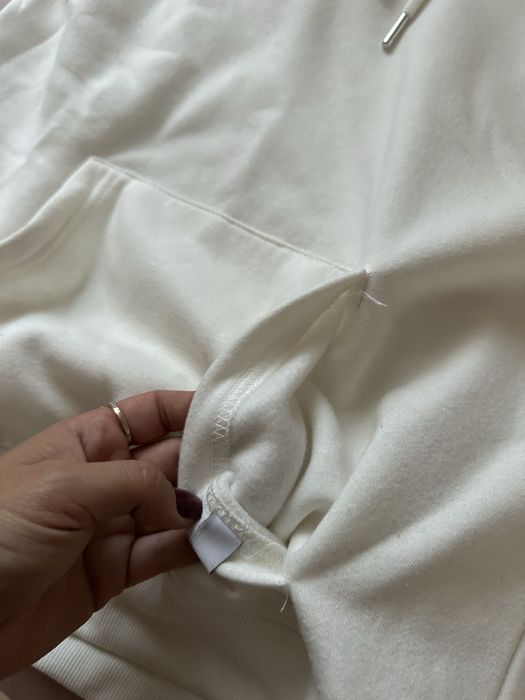 Sweat branca com pelo