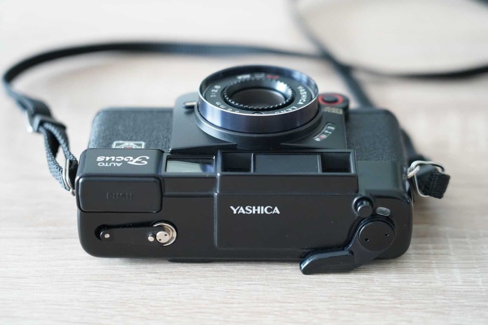 Yashica Auto Focus aparat analogowy
