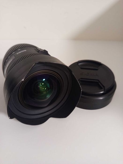 Objetiva Sigma DG HSM 12-24mm, f4,5-5,6 usada