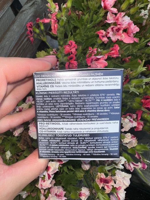 Krem Loreal Revitalift laser na dzień nowy na zmarszczki do twarzy
