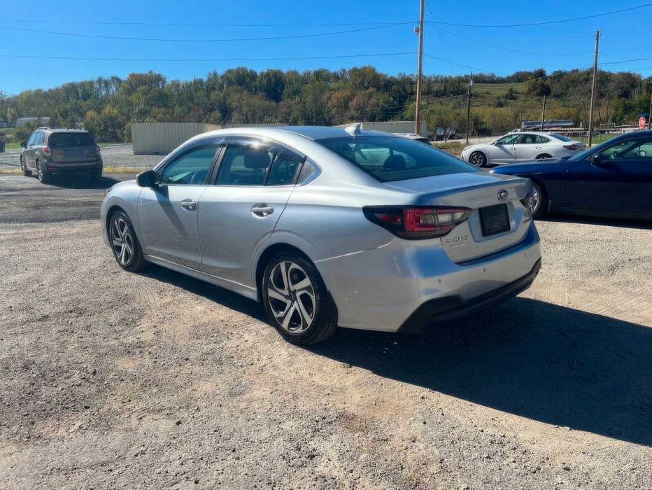 Subaru Legacy Limited      2020