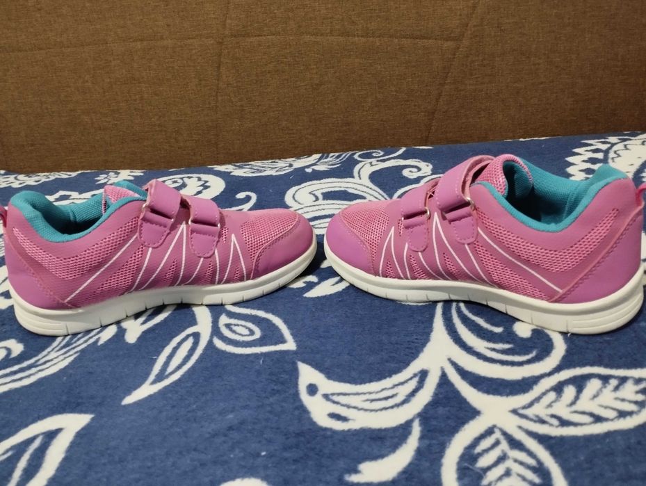 Кроссовки летние