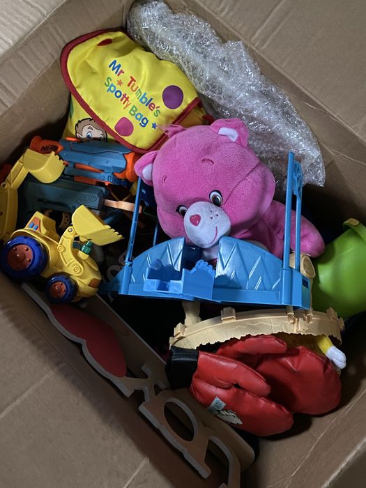 Лоти іграшок з Європи