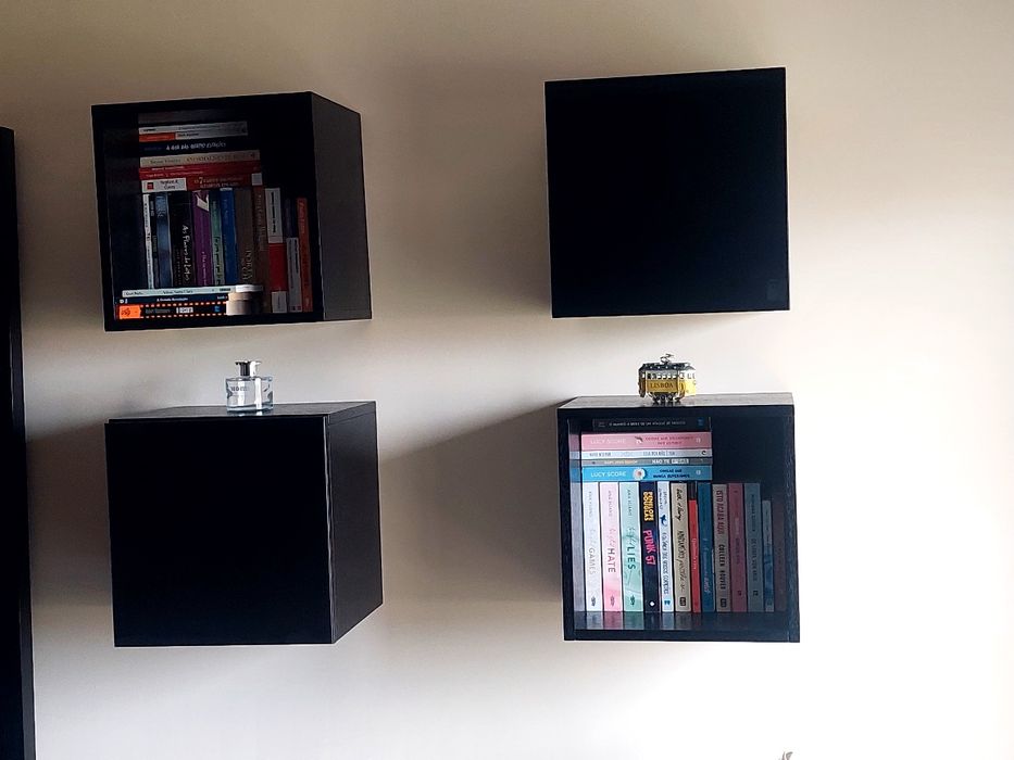 Cubos Madeira ( 2 com porta e 2 sem Porta)