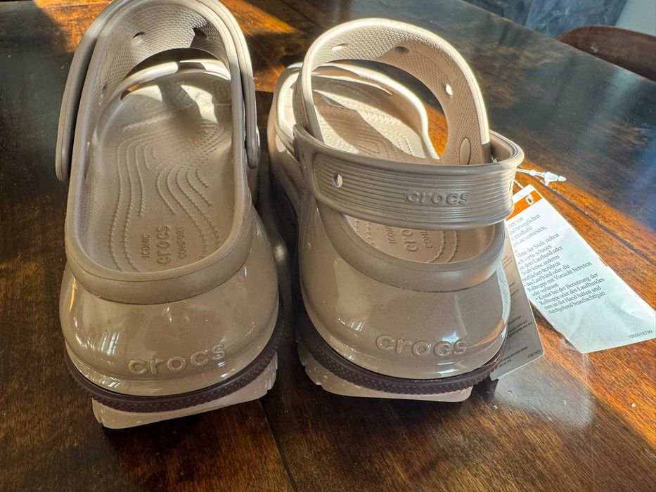 Sandały CROCS W9 nowe Mega Crush