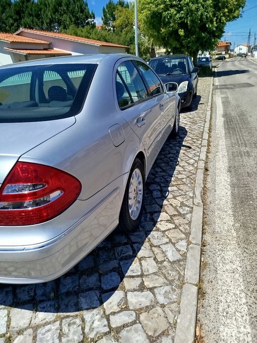 Mercedes-Benz 220e