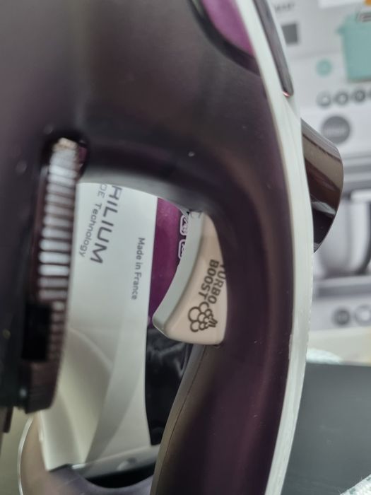 Праска tefal FV 5716 сток 2400 Вт. Durilium Airglide підошва, паровий