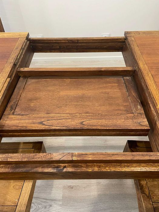 Mesa de jantar com 8 cadeiras (madeira maciça Sucupira)