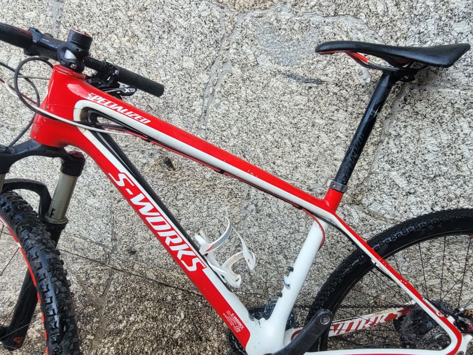 Specialized S-Works Stumpjumper HT – Carbono – precisa revisão