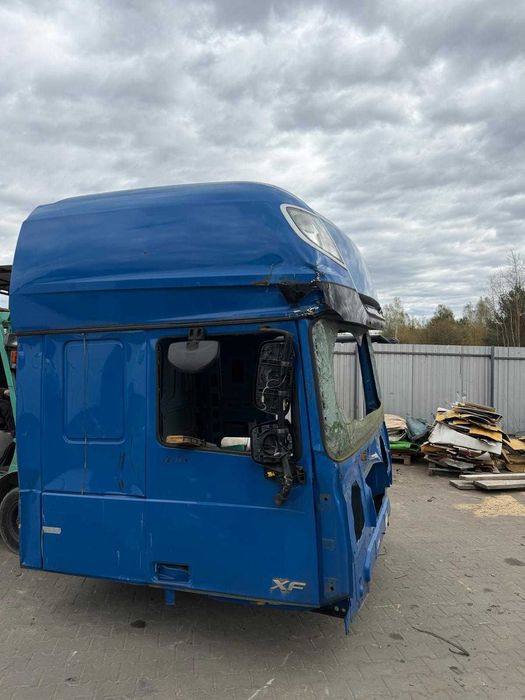 Kabina Daf 106 XF, Glob Dach słupek, ćwiartka