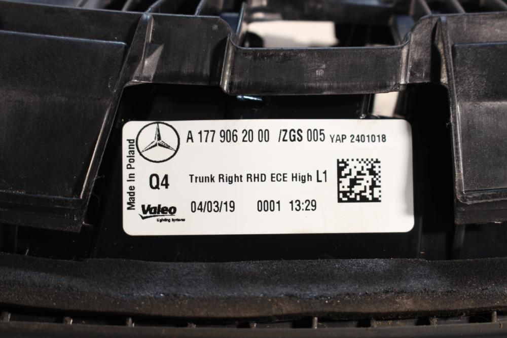 Farolim direito MERCEDES-BENZ Classe A (W177)