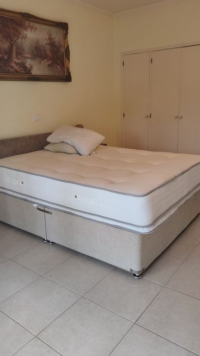 Aluga-se Quarto em Moradia