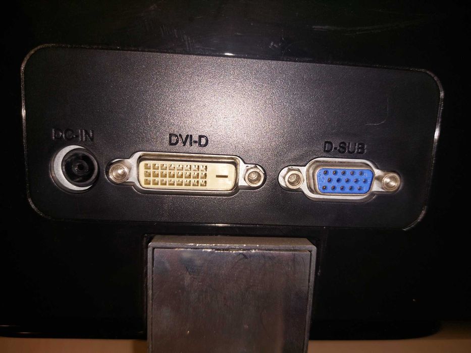 Монитор LG.  21 дюйм