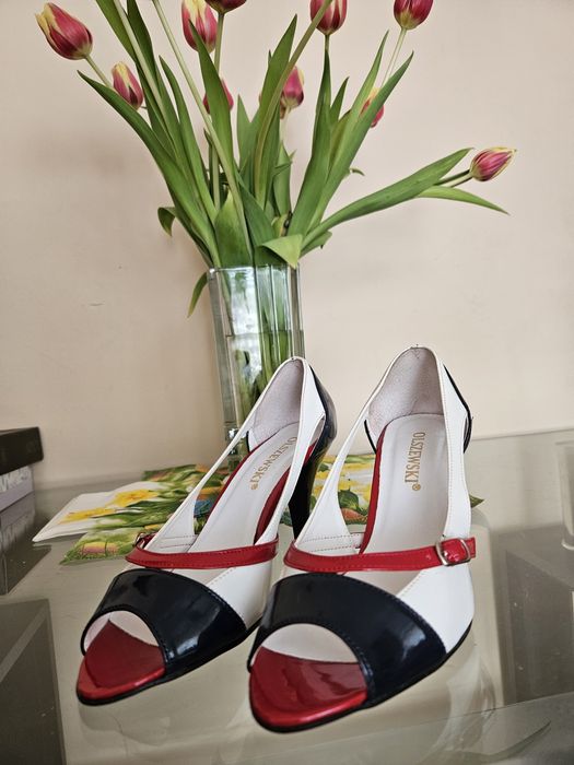 Buty idealne na komunię, chrzest lub wesele r.36