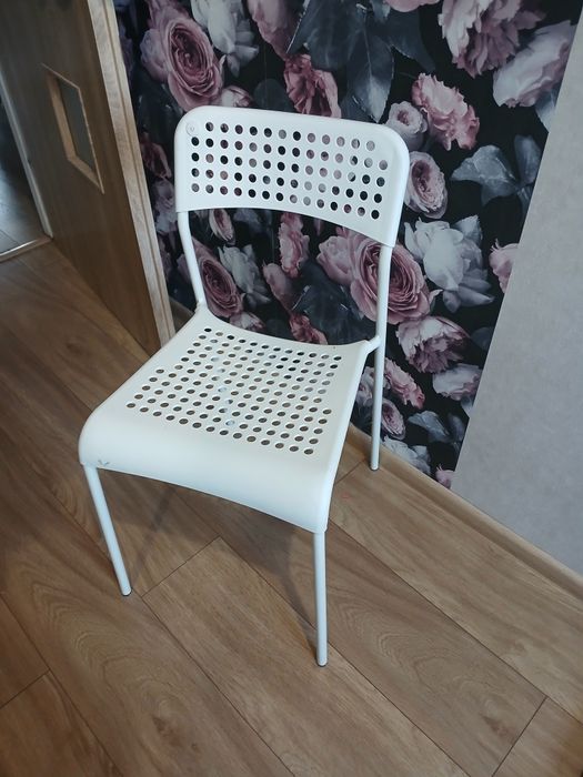 2 Krzesła  białe ikea