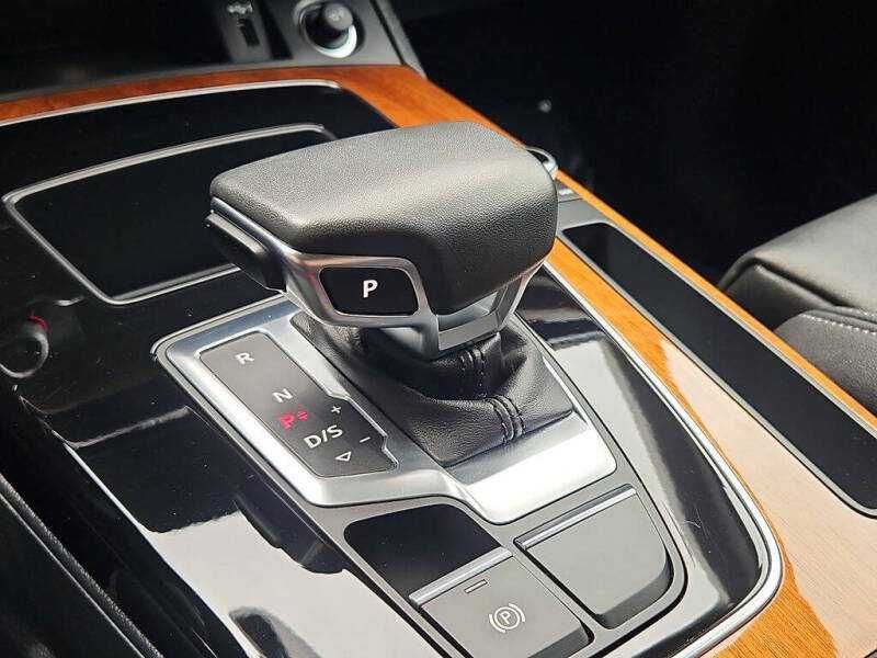 Audi Q5 e quattro S line Premium 55 TFSI      2024