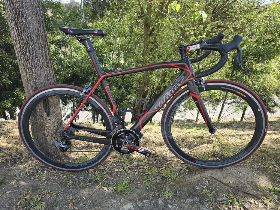 Bicicleta carbono grupo eletrico