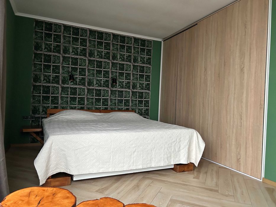 Здається в оренду подобово  квартира з чарівною панорамою на Дніпро!