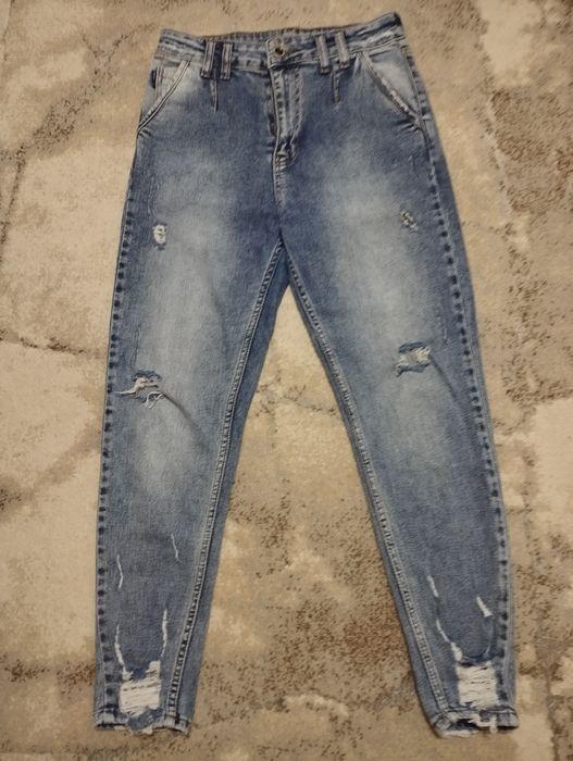 Жіночі джинси мом