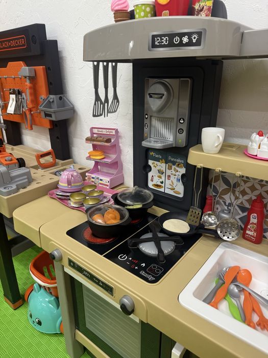 Продам супермаркет, майстерню та кухню