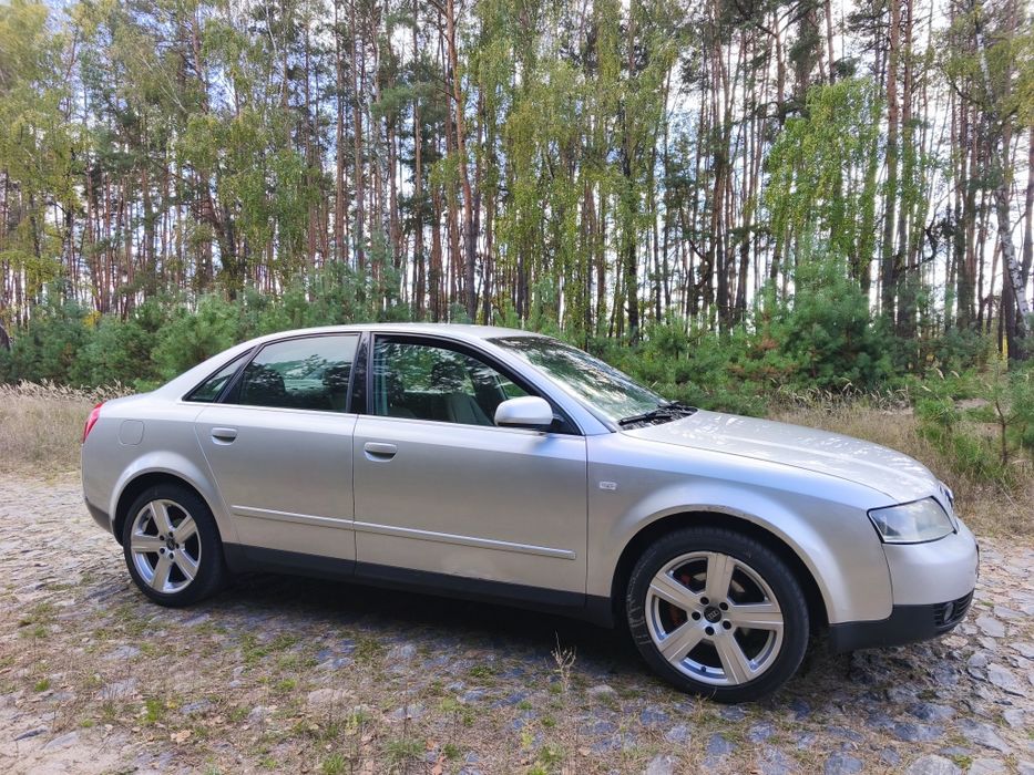 Audi A4b6 2.0 бензин