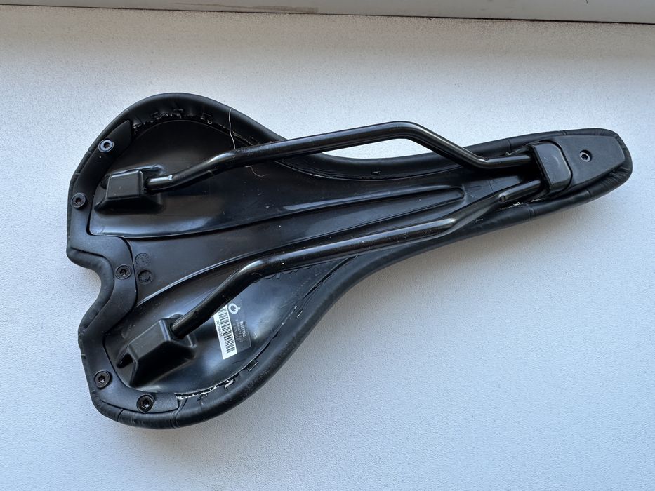 Сідло велосипедне