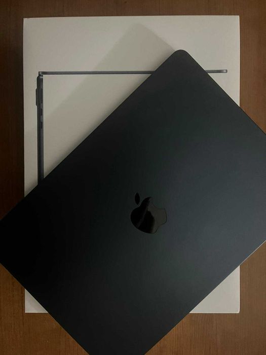 2022 MacBook Air M2 (Like New)64739077881857124