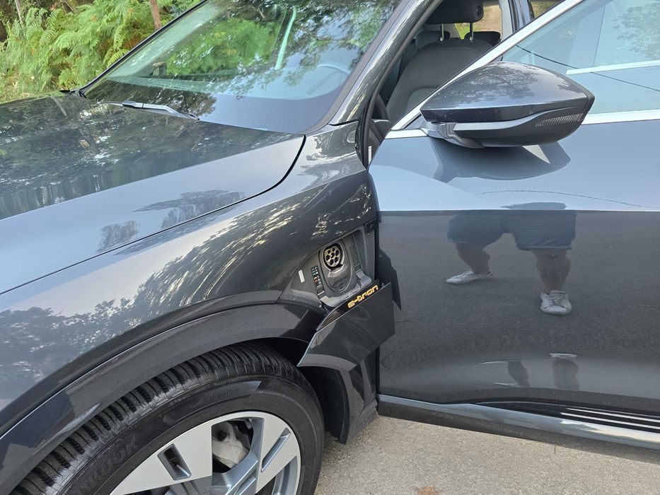 Audi e-tron 50 Quattro | 331 cv | 123.000km | Cinza Manhattan Metálico | Dezembro 2020