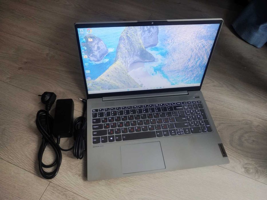 Lenovo IdeaPad 5 15IIL05 15.6" i5-1035G1, 8GB RAM, 256GB SSD