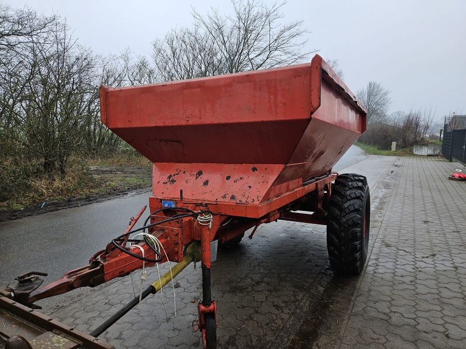 Rozsiewacz wapna bredal 6 ton