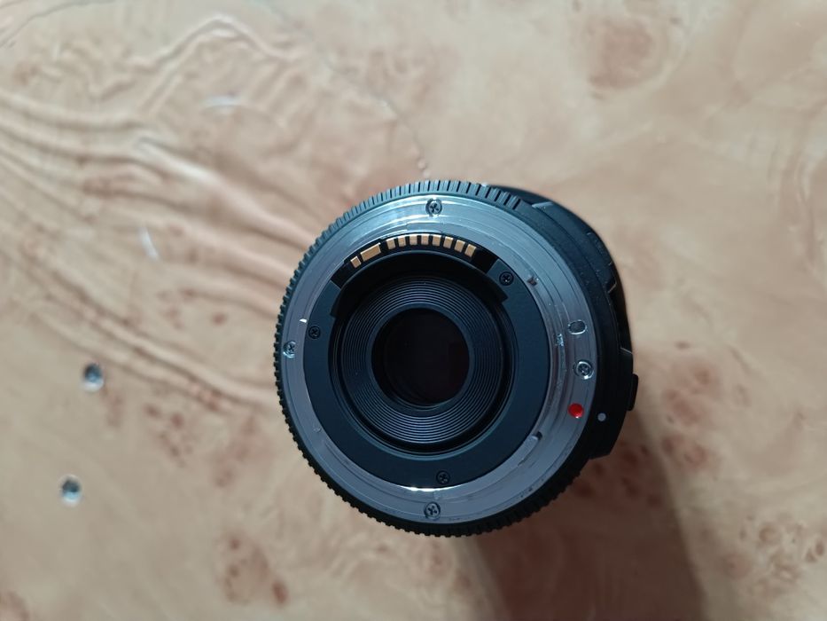 Объектив светосильный Sigma