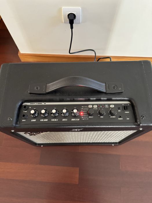 Amplificador Fender Mustang ll (40W)