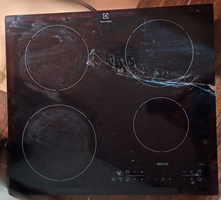 Elektrolux EHH16340FK - uszkodzone szkło