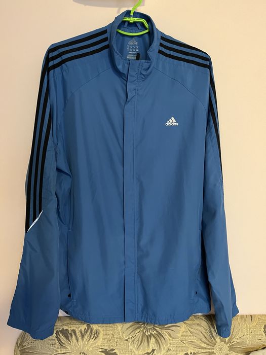 Чоловіча вітровка ADIDAS гарного розміру