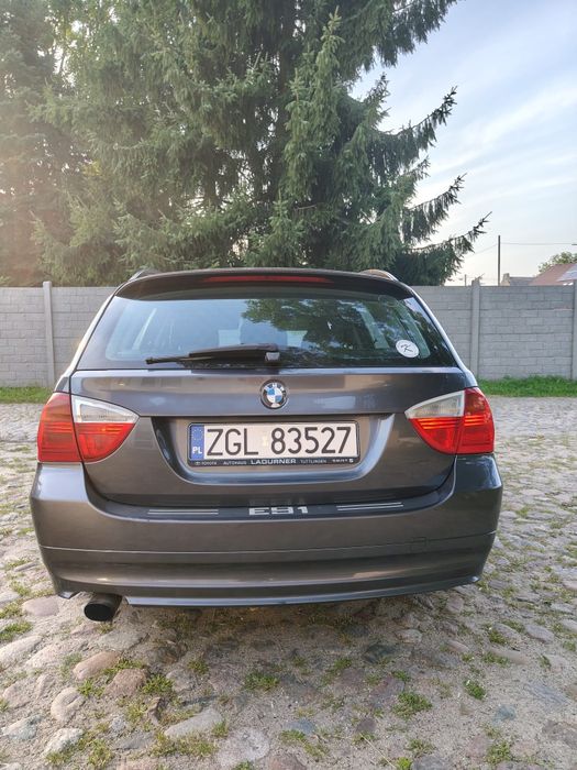 BMW 320i długie opłaty