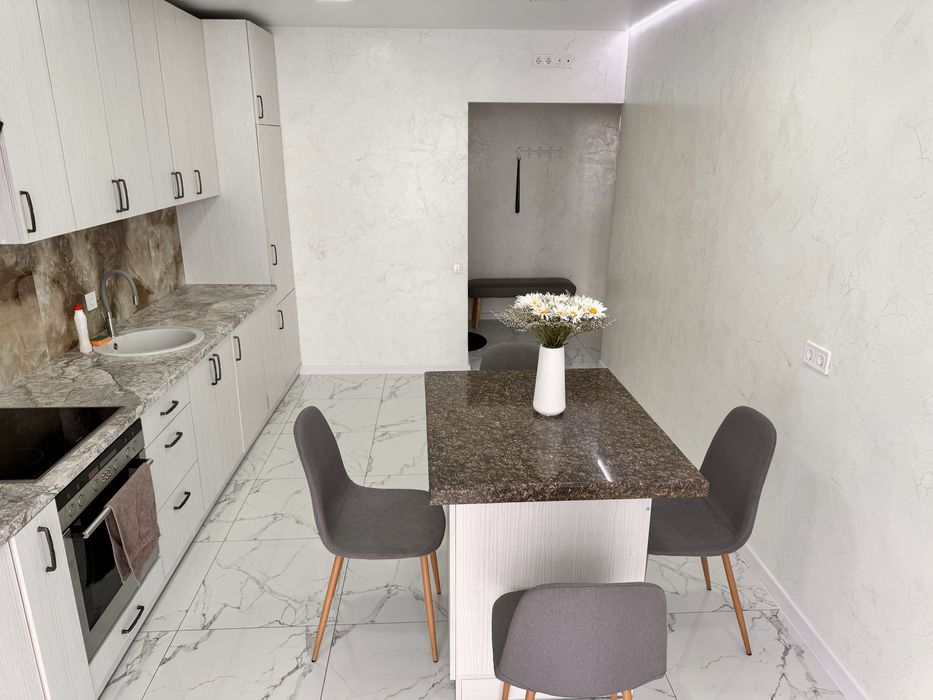 ! Подобово ! 2-х кімнатна вул. височана ( центр)