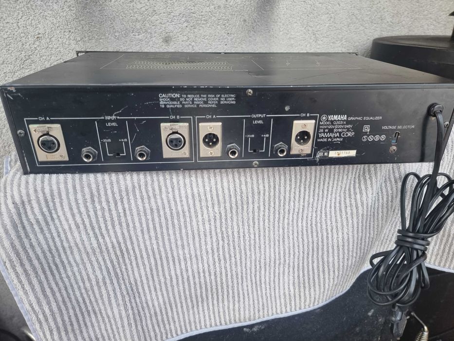 profesjonalny korektor yamaha Q2031A
