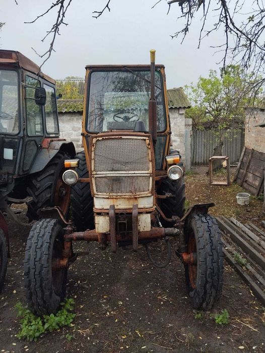 Трактор ЮМЗ 6. На ходу с документами.