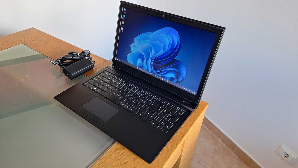 Insys N750BU i5-7200U 3.1GHz- 8GB Ram- SSD256GB NVME- Win11