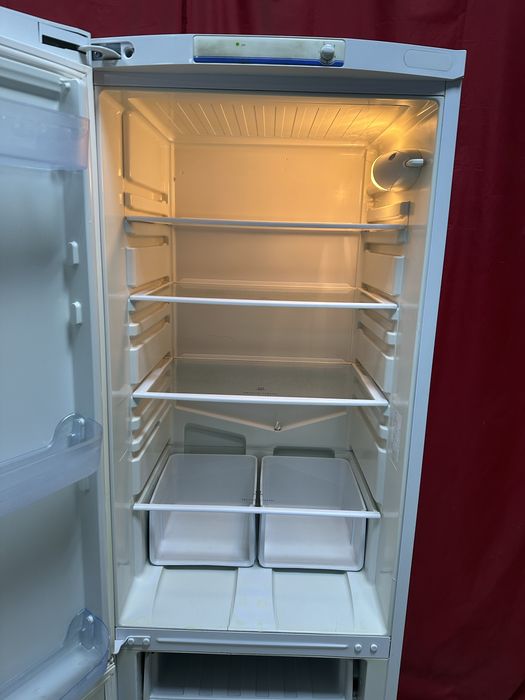 Холодильник Indesit B 18