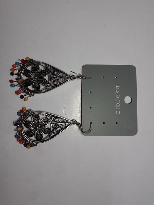 Brincos Parfois e Natura